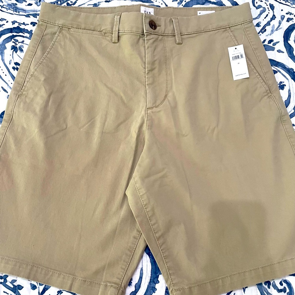 Gap shorts 10” khaki. NWT
